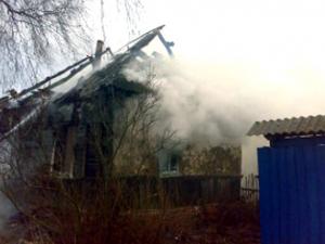 В Курской области из-за поджога травы и мусора горят жилые дома и кладбища  - Похоронный портал