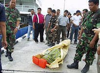 Семь человек погибли и 13 пропали без вести в результате крушения парома в Индонезии - Похоронный портал