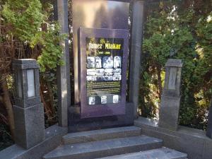 В Словении на кладбище установили первое цифровое надгробие - Похоронный портал