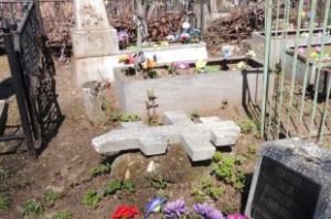 Мёртвая петля. На кладбищах Крыма почти не осталось мест - Похоронный портал