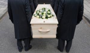 В Петербурге директор похоронного бюро шантажировал родственников умерших - Похоронный портал