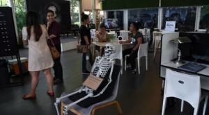 В Таиланде открыли кафе смерти - Похоронный портал