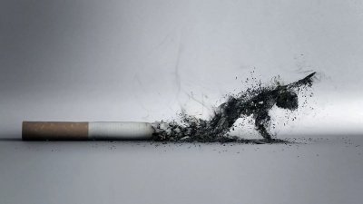 Курение повышает риск потери зрения в четыре раза