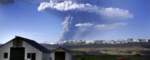 Исландский вулкан, извержения которого особенно опасались, проснулся в последний день августа и вот уже второй месяц отравляет атмосферу ядовитыми газами - Похоронный портал