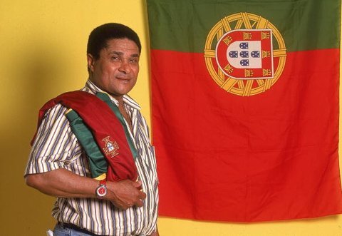 Умер знаменитый португальский футболист Эйсебио - Похоронный портал
