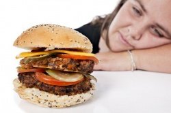 Ученые: жирная пища приводит к проблемам с психикой