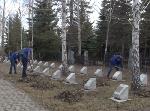 Омские активисты привели в порядок мемориальное кладбище