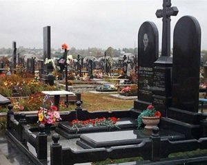 В столице место на кладбище продают за 3,5 тысячи долларов - Похоронный портал