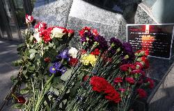 Жители Одессы и Киева скорбят по жертвам аварии в московском метро - Похоронный портал