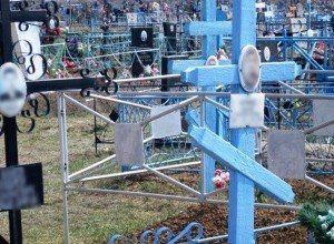 В Волгограде мужчина повесился среди крестов на местном кладбище - Похоронный портал
