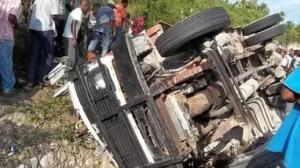 Число погибших при столкновении автобуса с толпой на Гаити возросло до 38 - Похоронный портал