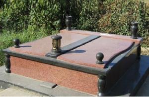 На Закарпатье регулярно похищают надгробия с кладбища: администрация хочет установить график посещения могил - Похоронный портал