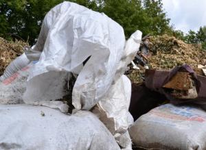 Суд обязал сельсоветы Бековского района поставить мусорные контейнеры на кладбищах - Похоронный портал