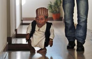 В Непале скончался самый низкорослый человек в мире - Похоронный портал
