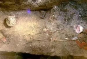На территории университета Оломоуца обнаружены древние могилы и гравировка - Похоронный портал