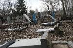 Вандалы разбили ограждение на Северном кладбище в Ростове