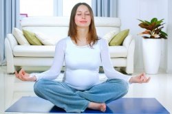 Исследование: йога лечит депрессию у беременных