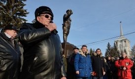 В центре Екатеринбурга открыли памятник легендарному десантнику Маргелову - Похоронный портал