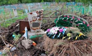 Кладбище в селе Льва Толстого превратили в отхожее место  - Похоронный портал
