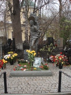 Владимир Высоцкий - Памятник на могиле