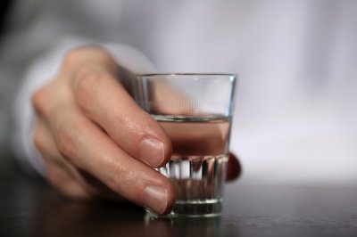 Алкоголь остается главной причиной смерти мужчин в России