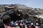 Число жертв оползня на мусорном полигоне в столице Эфиопии достигло 113 человек (видео)
