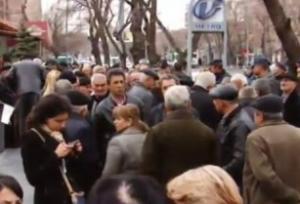 В Тбилиси сотрудники похоронных бюро устроили акцию протеста - Похоронный портал