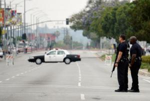 Один полицейский погиб в перестрелке в Лос-Анджелесе - Похоронный портал