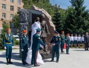 В Новосибирске открыли памятник пожарным и спасателям.  - Похоронный портал