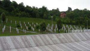 В Сребренице перезахоранивают 127 жертв в годовщину массового расстрела - Похоронный портал