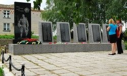 В селе Саполга Малосердобинского района установлен обелиск Славы воинам - Похоронный портал