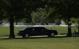 Обама возложил венок к могиле Неизвестного солдата на Арлингтонском кладбище - Похоронный портал