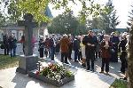 На могиле Валентина Распутина в Иркутске освятили новый крест