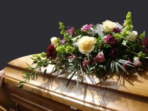 Союз похоронных организаций предложил ввести уголовное наказание за навязывание ритуальных услуг - Похоронный портал