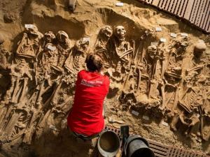 В Бангладеш студент-медик торговал украденными с кладбища скелетами - Похоронный портал