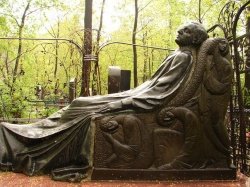 Великолепное надгробие на могиле Николая Тарасова (Москва, Армянское кладбище)
