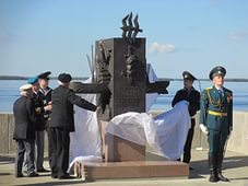 В Архангельске открыли памятник Северным конвоям - Похоронный портал