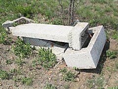 Житель Волгоградской области, мстя бывшей жене, разгромил могилу их маленького сына - Похоронный портал