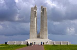 Вимийский мемориал во Франции в память о канадских солдатах, погибших в Первую мировую войну - Похоронный портал