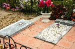 В Шебекине неизвестные на кладбище повредили памятники