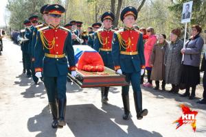 Новосибирск простился с красноармейцем-героем под залп орудий - Похоронный портал