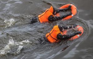 Два водолаза утонули у Иркутской ГЭС при проведении подводных работ - Похоронный портал
