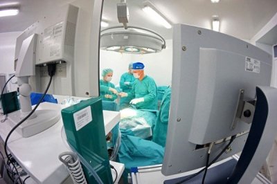 Уральские хирурги прооперировали сердце через сосуд ноги