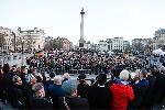В Лондоне сотни человек почтили память погибших при теракте (фото)