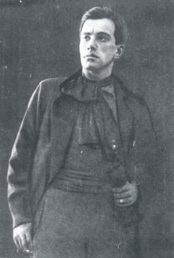 14 апреля, исполняется 80 лет со дня смерти поэта Владимира Маяковского. 