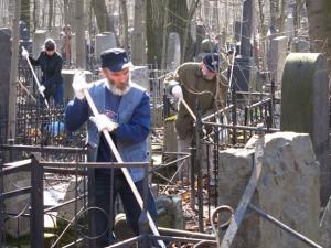 Евреи Петербурга займутся расчисткой заброшенного кладбища Бешенковичей - Похоронный портал