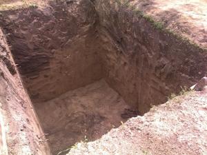 Пожилой дончанин утонул в выгребной яме возле конторы ритуальных услуг - Похоронный портал