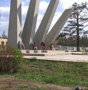 В Улан-Удэ вандалы осквернили братскую могилу героев СССР - Похоронный портал