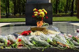 Восстановлен мемориал памяти работникам дзержинского завода им. Свердлова, погибшим во время ВОВ - Похоронный портал