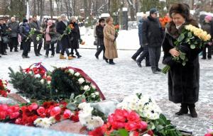 Память Ельцина почтили в Москве - Похоронный портал